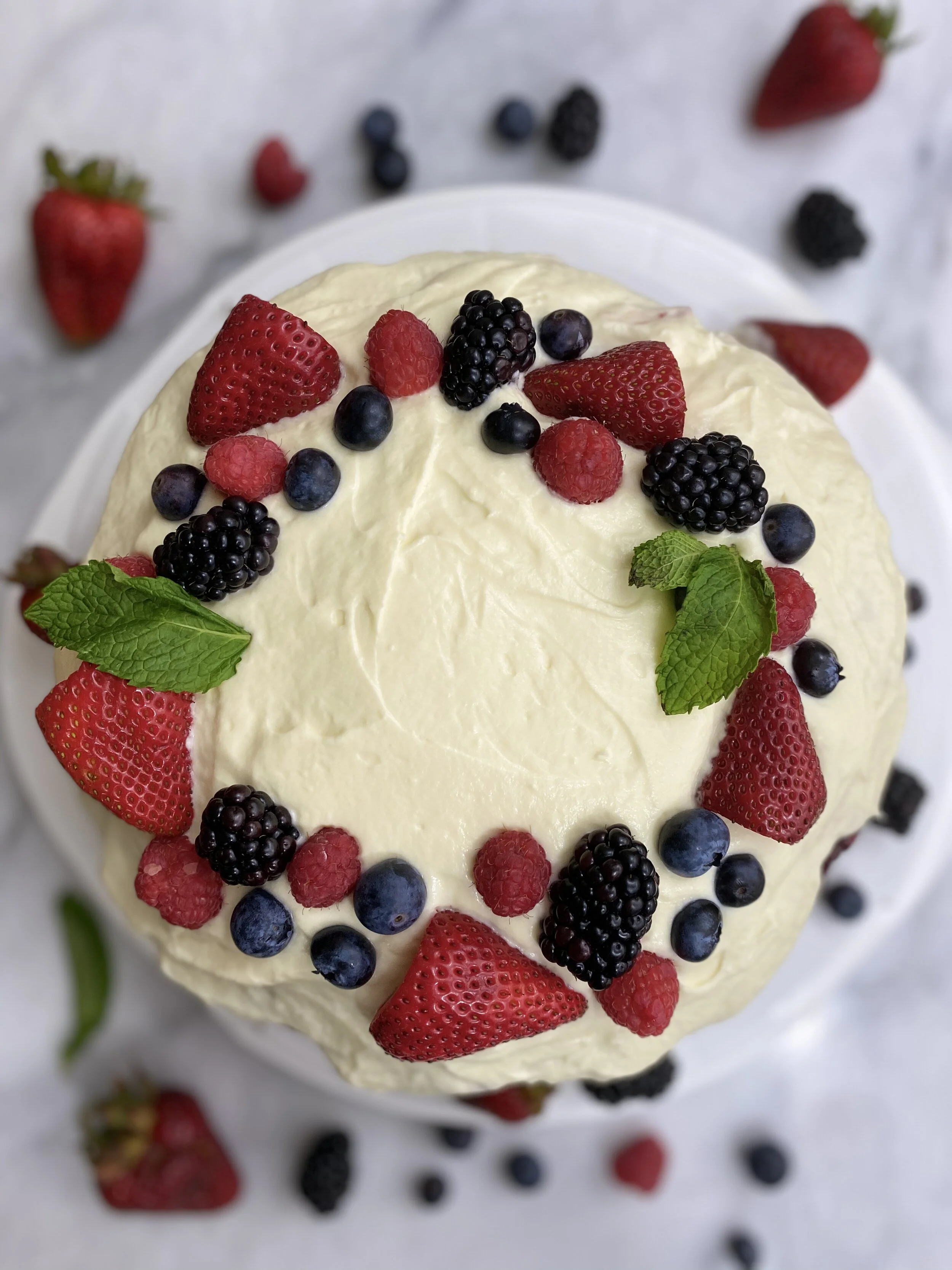 BERRY CHANTILLY CREAM CAKE
