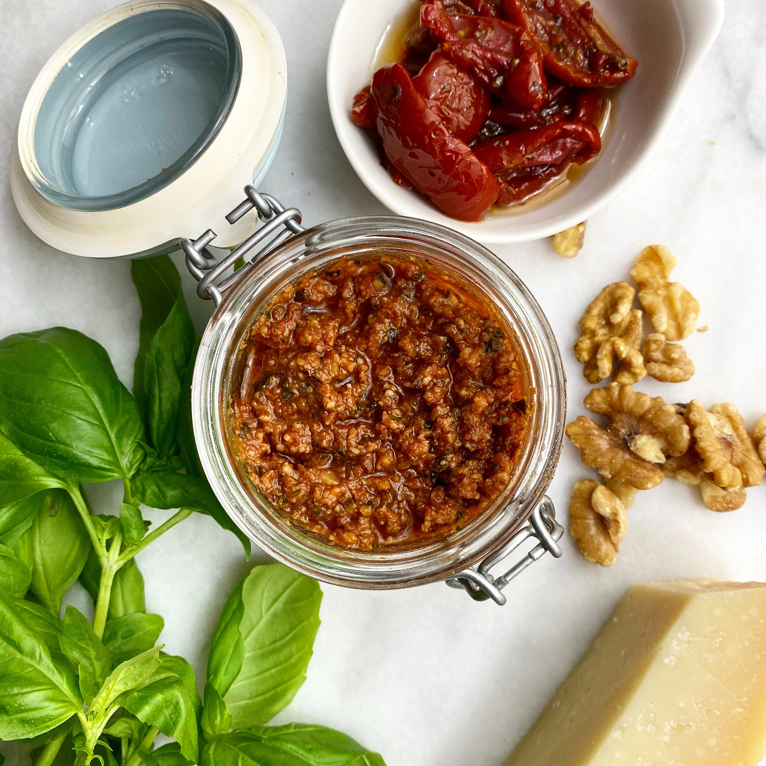 SUN DRIED TOMATO PESTO 