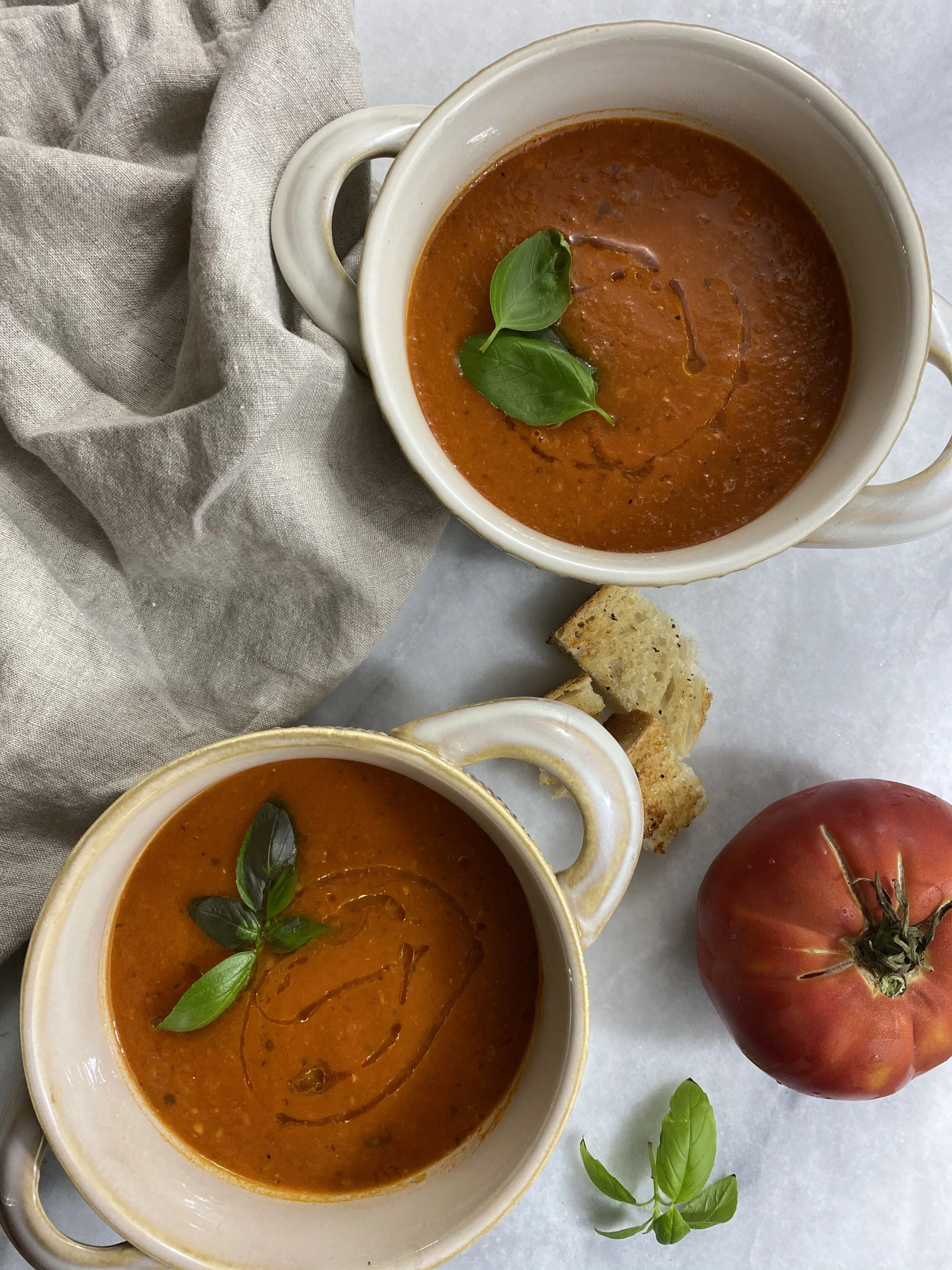 ROASTED TOMATO & GARLIC SOUP