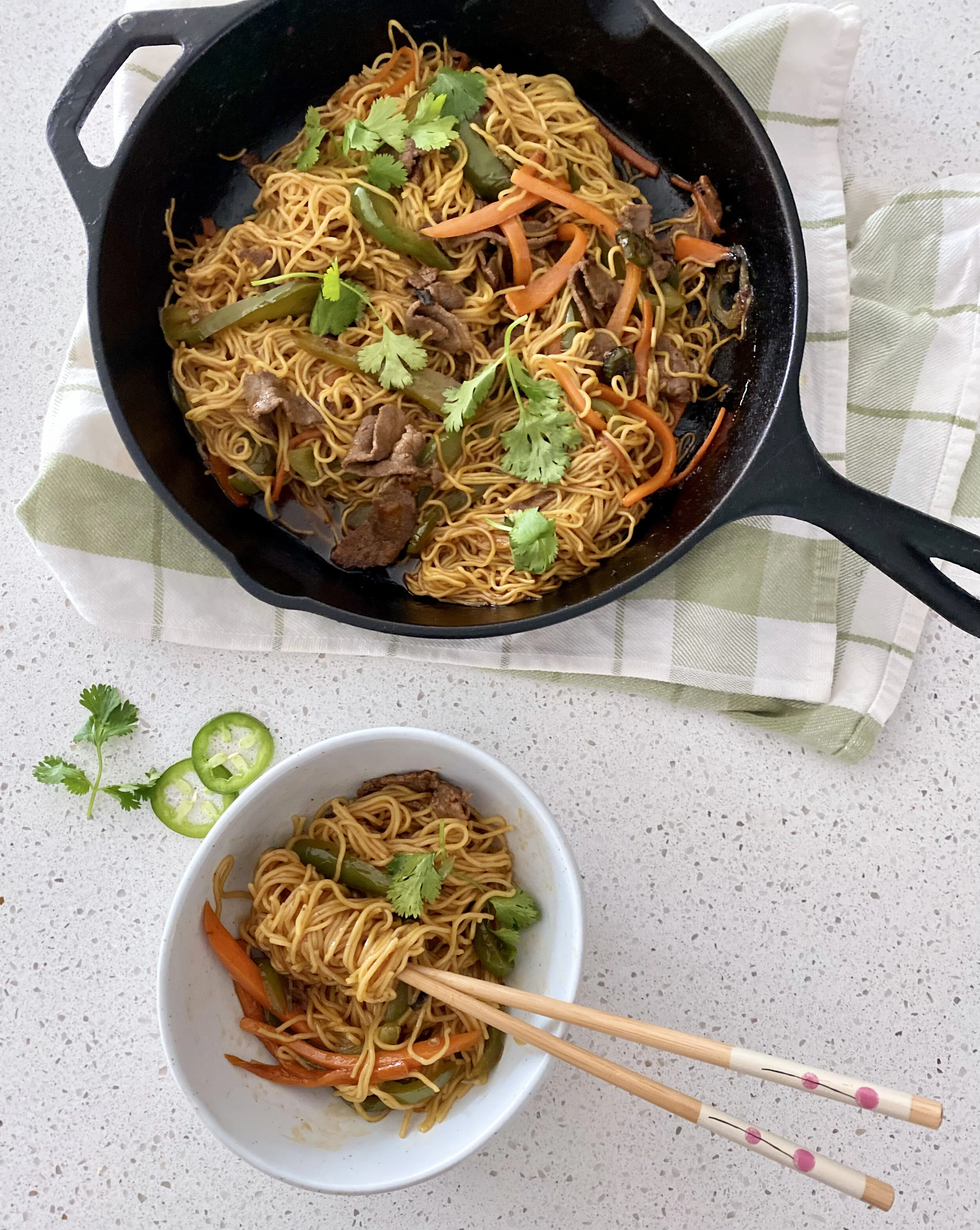 BEEF &amp; VEGGIE CHOW MEIN