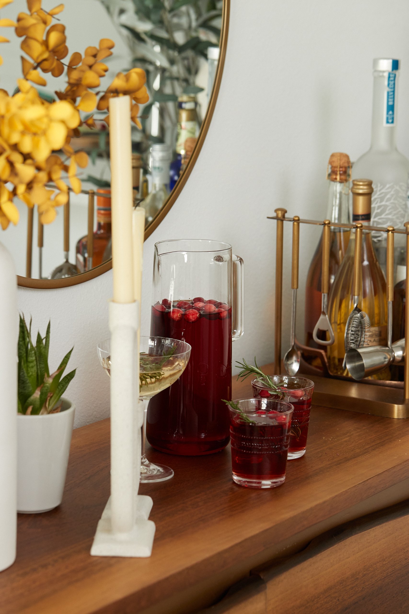 CRANBERRY BOURBON COCKTAIL CRANBERRY BOURBON COCKTAIL