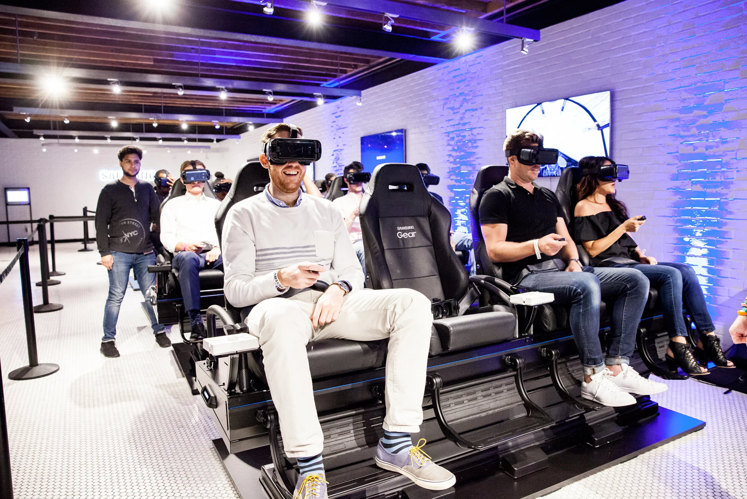 samsung-837-nyc-Guests-enjoy-the-thrill-of-the-4D-VR-Theater-Experience1.jpg