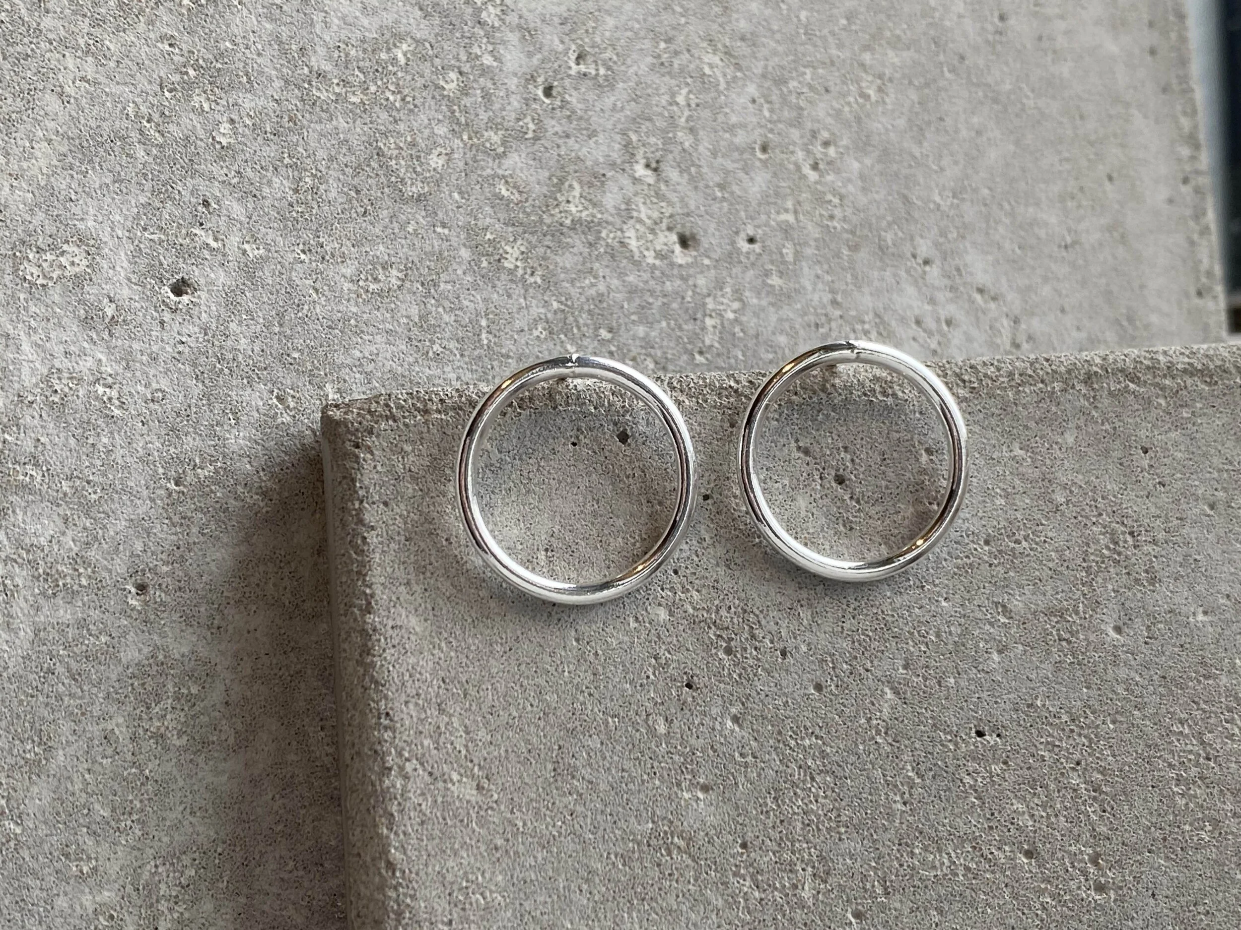 thicker wire circle earrings