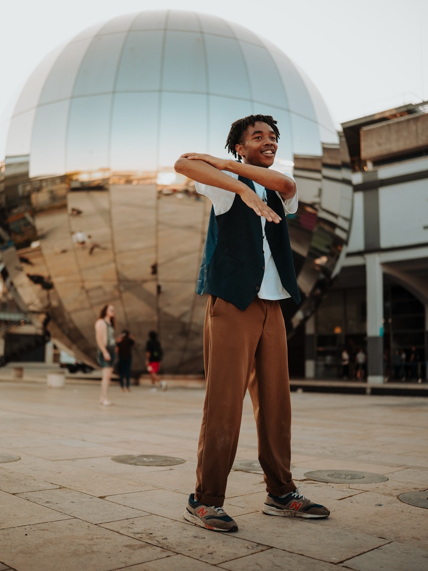 Some shots from last night&rsquo;s Fragments of Us on Millennium Square. One more chance to catch this free show tonight at 7pm. Just rock up. And dance if you fancy it. It&rsquo;s a beautiful thing. 

Photos by @elljaybris

@ramellwilliams @phenton.