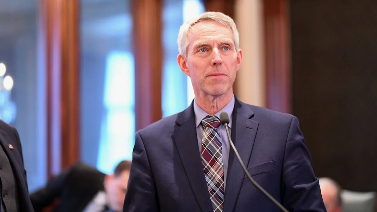 THE ILLINOIZE: We cut through the noise of claims about taxing retirement...Halbrook's daughter endorses his opponent...Oberweis' last stand? 