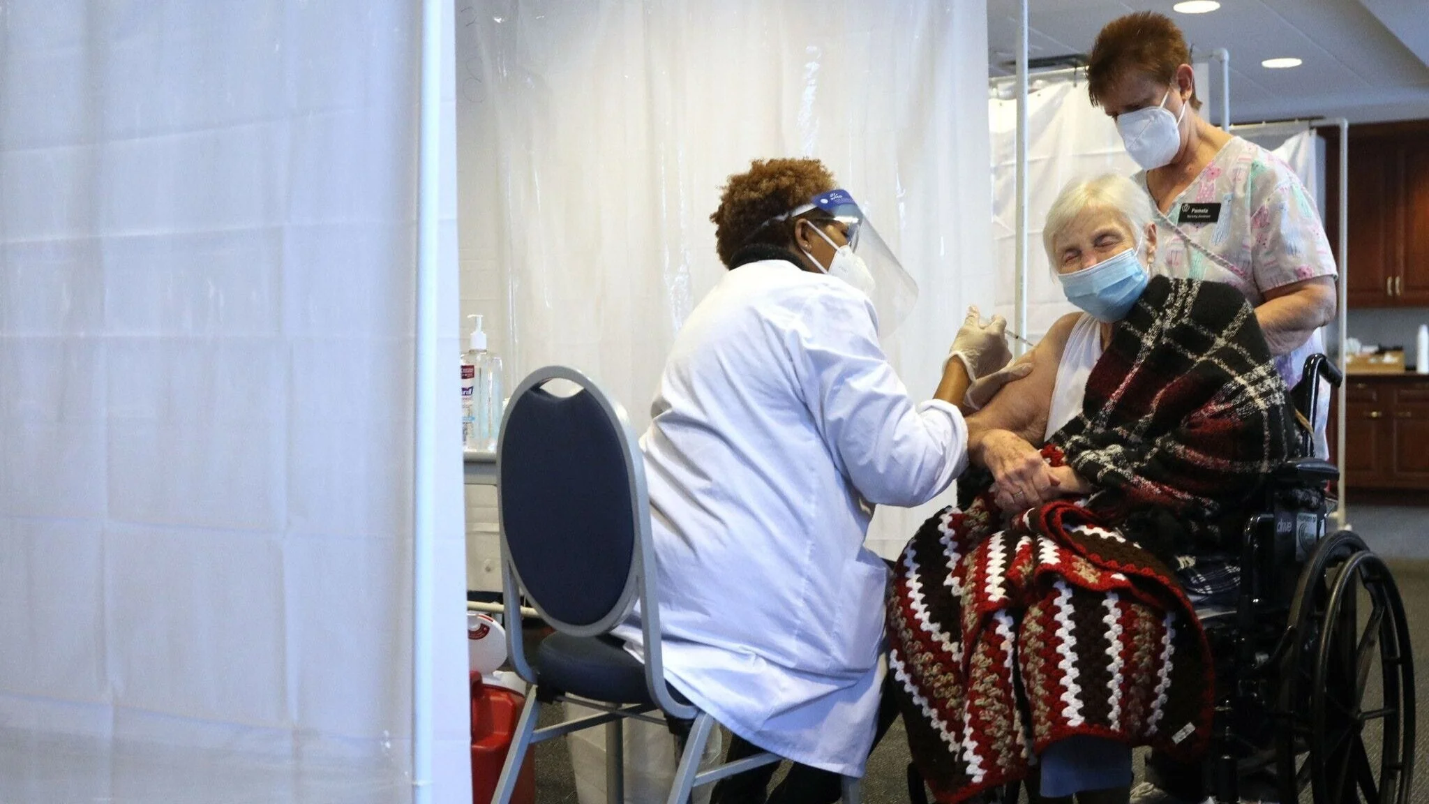THE ILLINOIZE: Vaccinations at nursing homes picking up, politicians still squabbling...Could a census data delay benefit Republicans?...State losing population, but burbs grow...