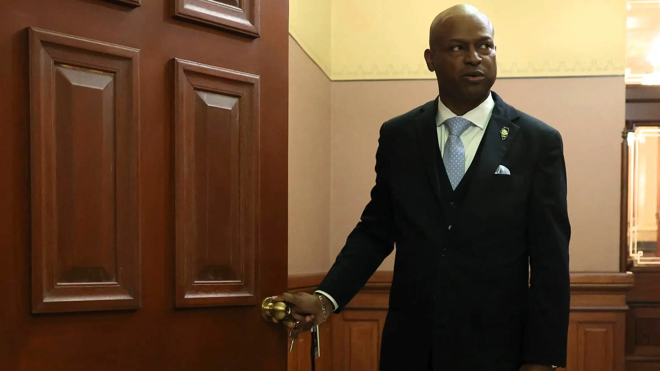 Welch Attempts to Thread the Needle With a Divided Caucus