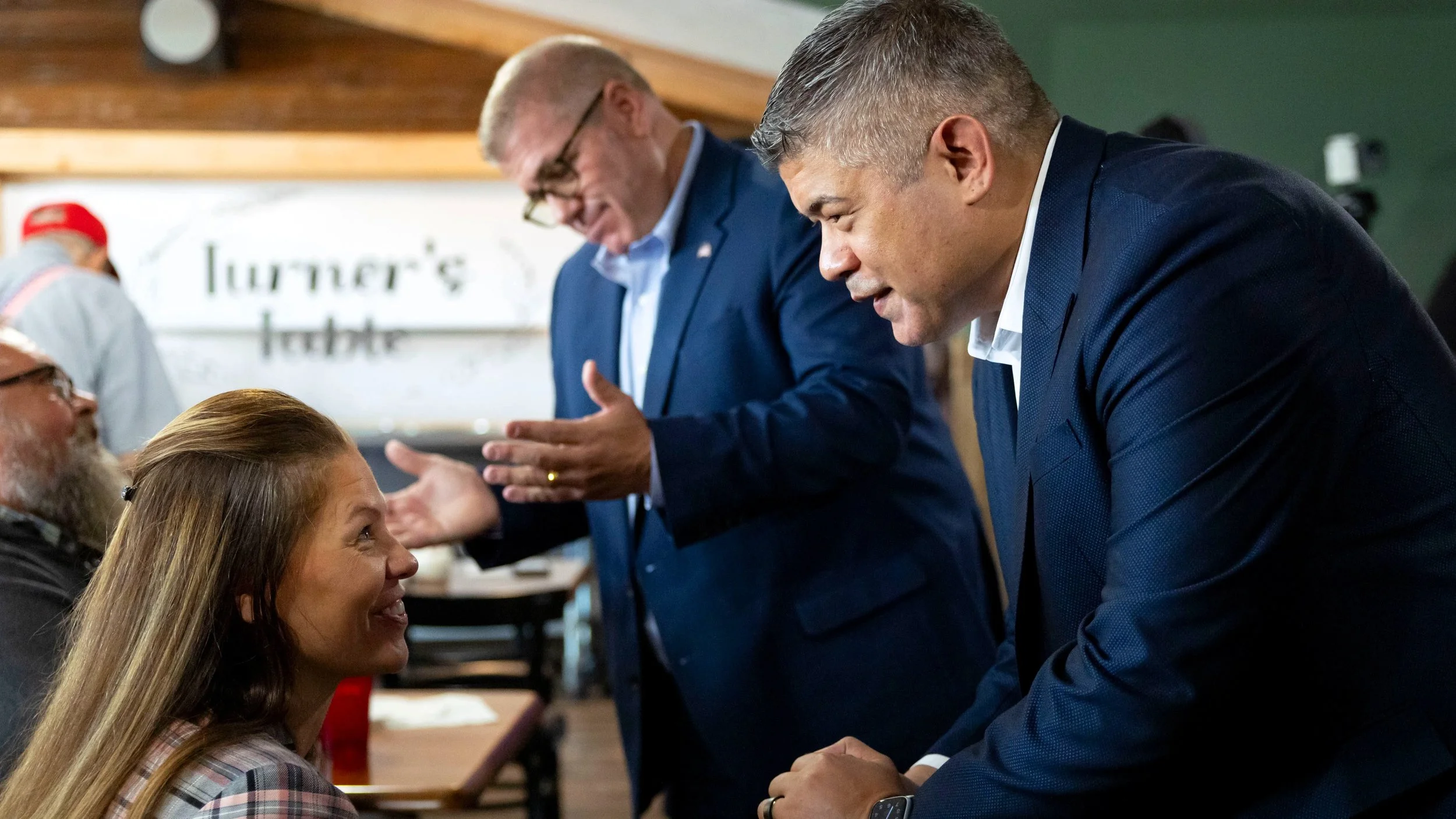 Del Mar Accuses Illinois GOP of Withholding Funding from Bailey
