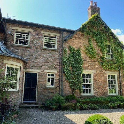 On the hottest day of the year, a group of 50+ @fobsheffield set off for a two garden visit to Jackson&rsquo;s Wold Garden near Malton in North Yorkshire followed by a visit to Scampston Hall with its Piet Oudolf designed Walled Garden.

First stop, 