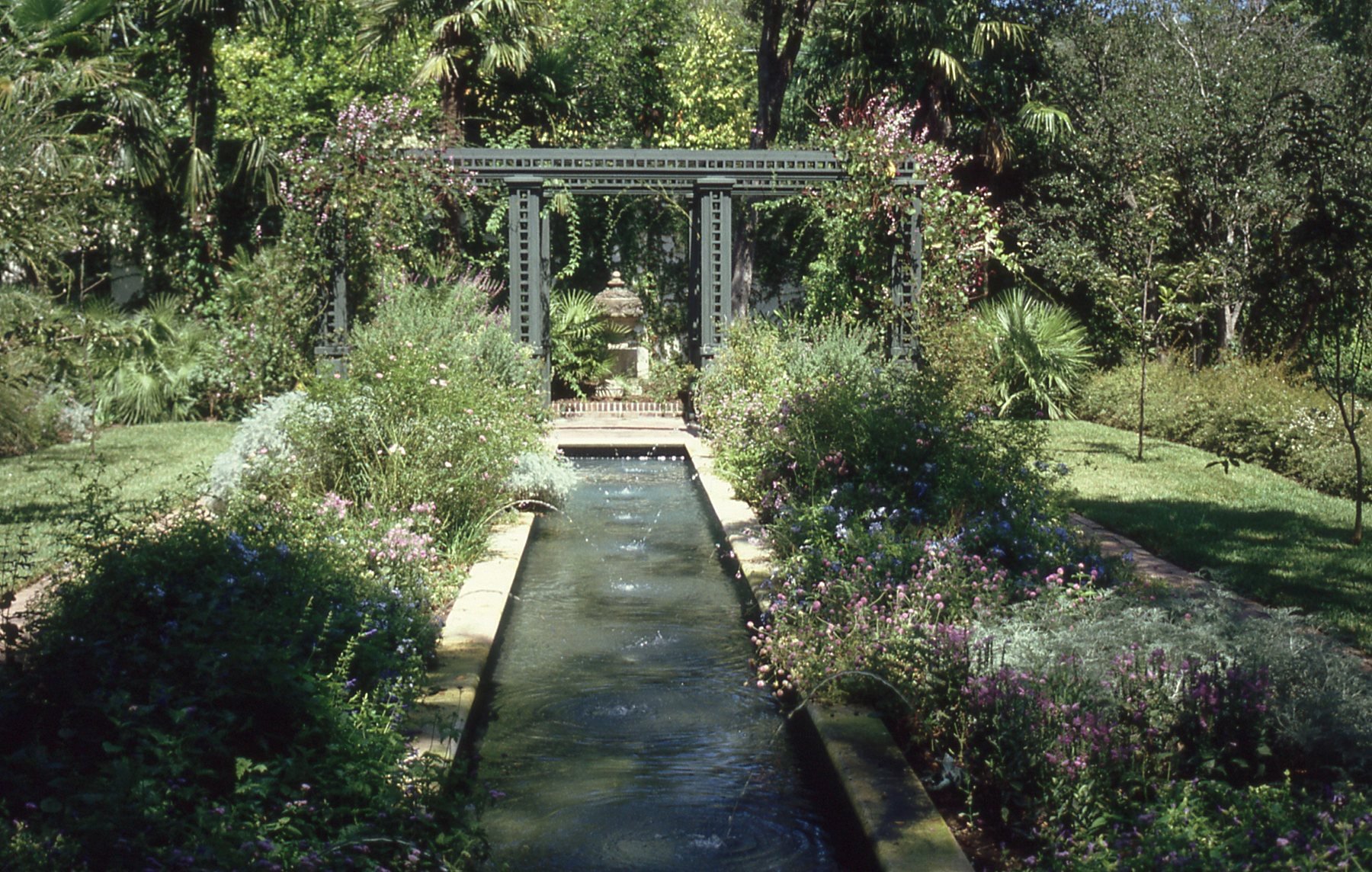 Catherine Horwood ‘Penelope Hobhouse: a life in  gardens’ Online lecture