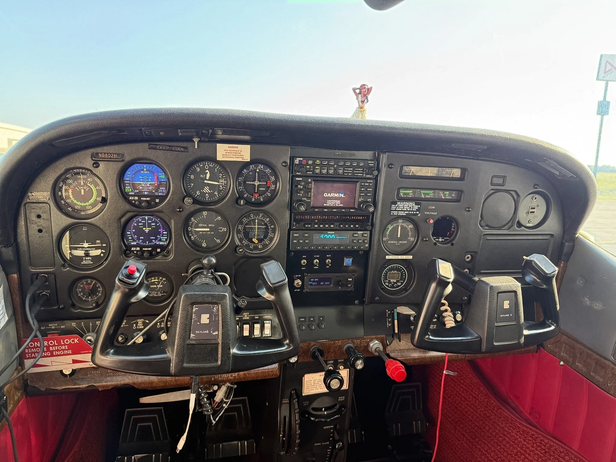 N9802H Int Pic1ap.jpg