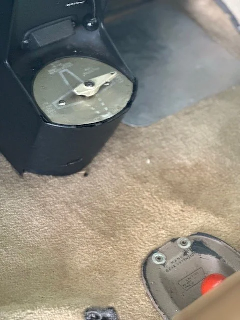 N6121T Int. Pic 5.jpg