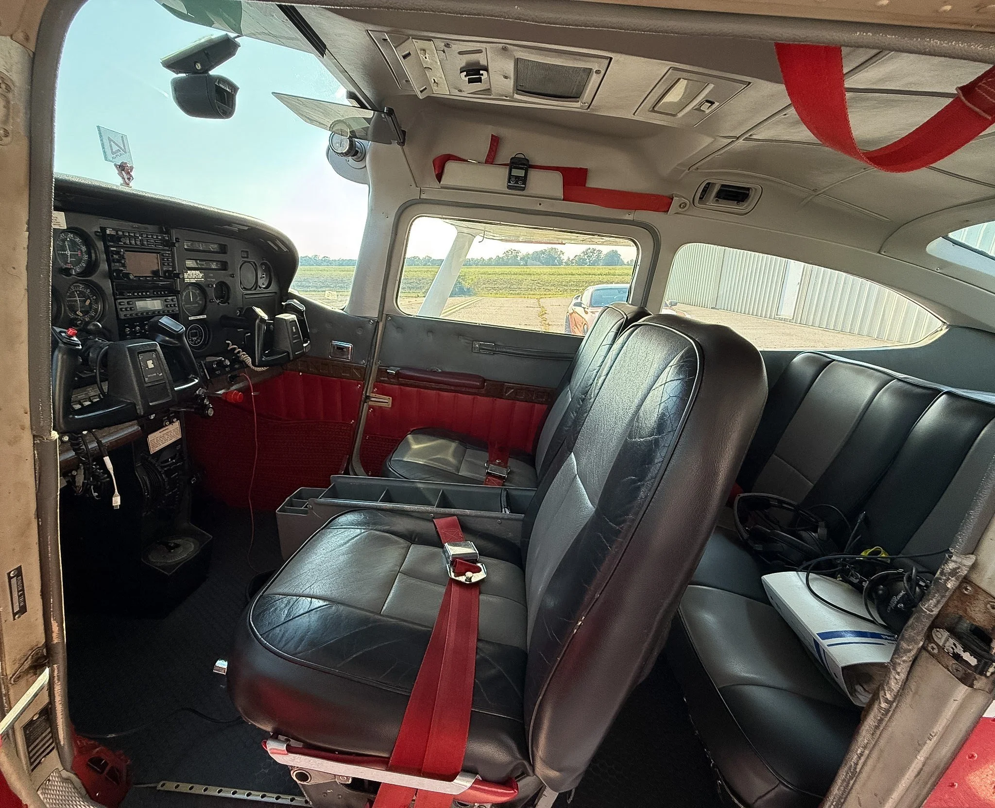 N9802H Int Pic2ap.jpg