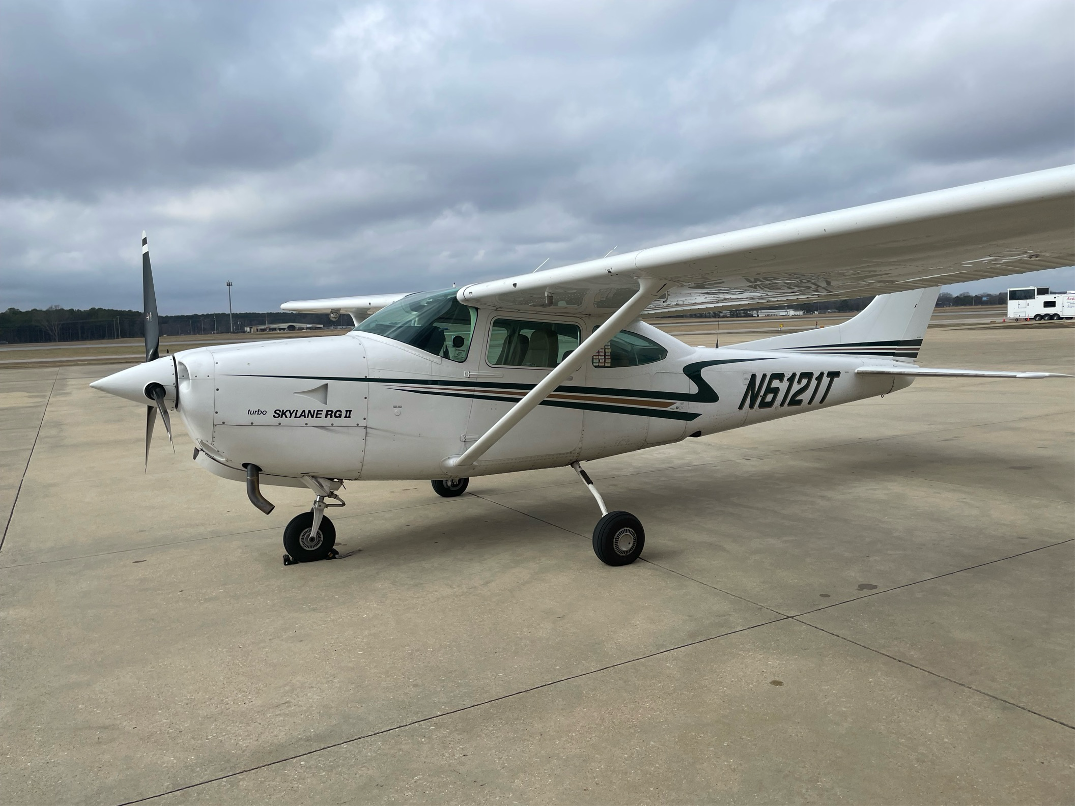 N6121T Ext,Photo Owner 2.png