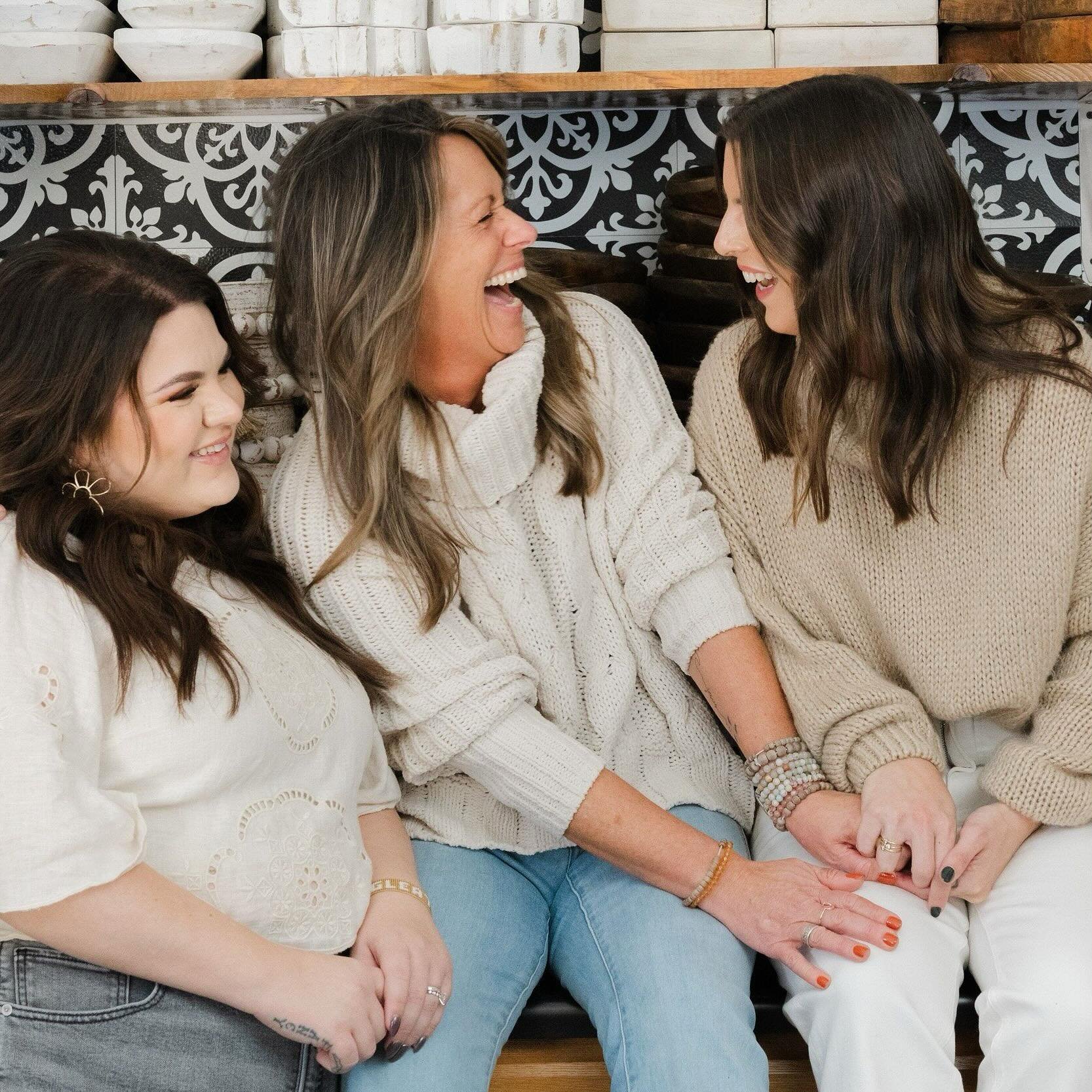 Smiling&rsquo;s my favorite.
⁠
We&rsquo;re thrilled to annouce that Moxie Miller is hiring and we&rsquo;re on the lookout for passionate stylists to join our growing team.⁠
⁠
If you&rsquo;re a creative stylist with a flair for #SouthernCharm, we want