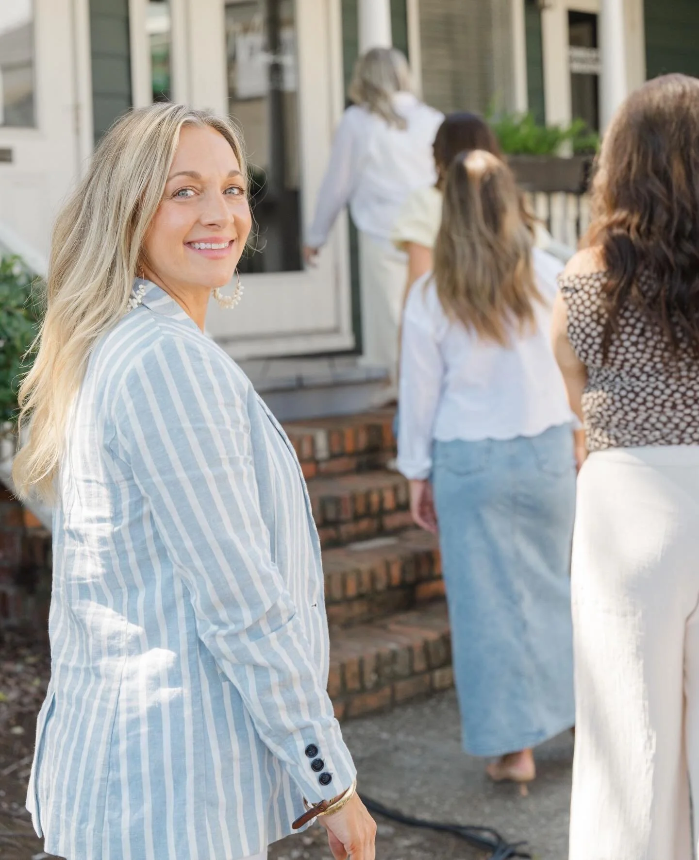 Come in, settle down, and let us take care of the rest.⁠
⁠
Whitney and our stylists are ready to welcome you for your next moment of beauty, confidence, and effortless hair.⁠
⁠
🗓️ Book your next appointment through the Link in BIO!⁠
📸 @brandsbykris