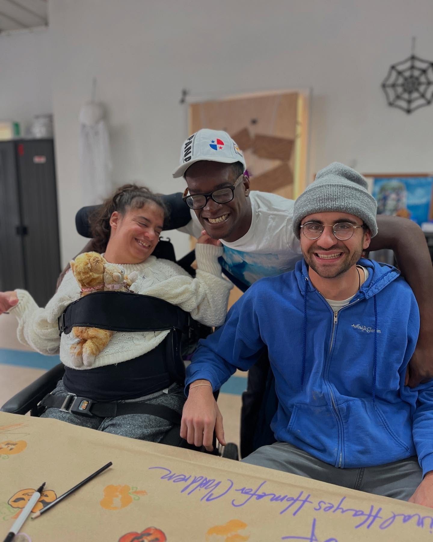 Last week the Stonewood Farm team spent a wonderful day at Cardinal Hayes Home for Children, getting creative with residents and aides as we decorated a Halloween banner with apple stamping and coloring, and crafted treat bags for our Meals on Wheels