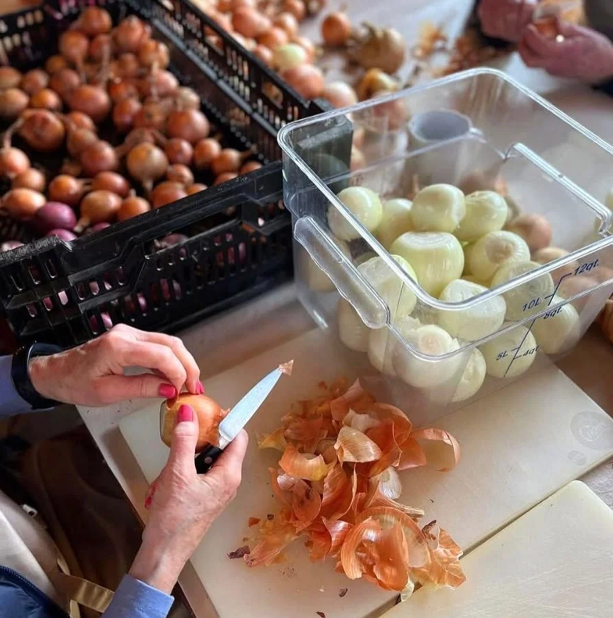 CHEFS IN RESIDENCE

We&rsquo;re pleased to announce the launch of our Chefs in Residency Program, a new eight-week culinary immersion experience, this summer. Through this program, two visiting chefs will live and work at Stonewood Farm, gaining hand