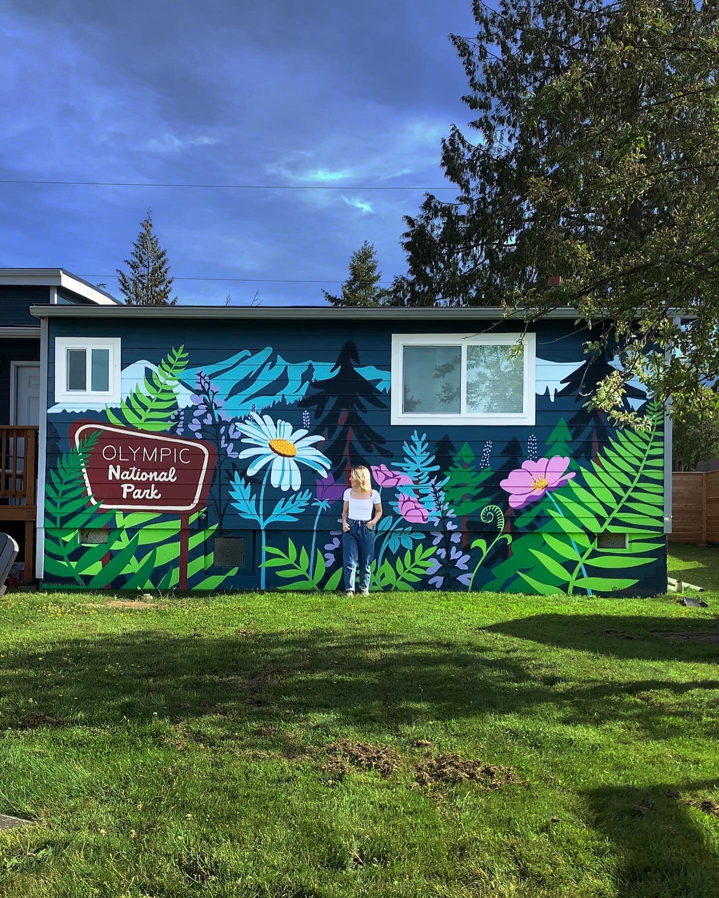 So excited to share the before and after photos of these murals created for an Olympic National Park Airbnb mural!

#beforeandafter #airbnbmural #muralart #muralartist