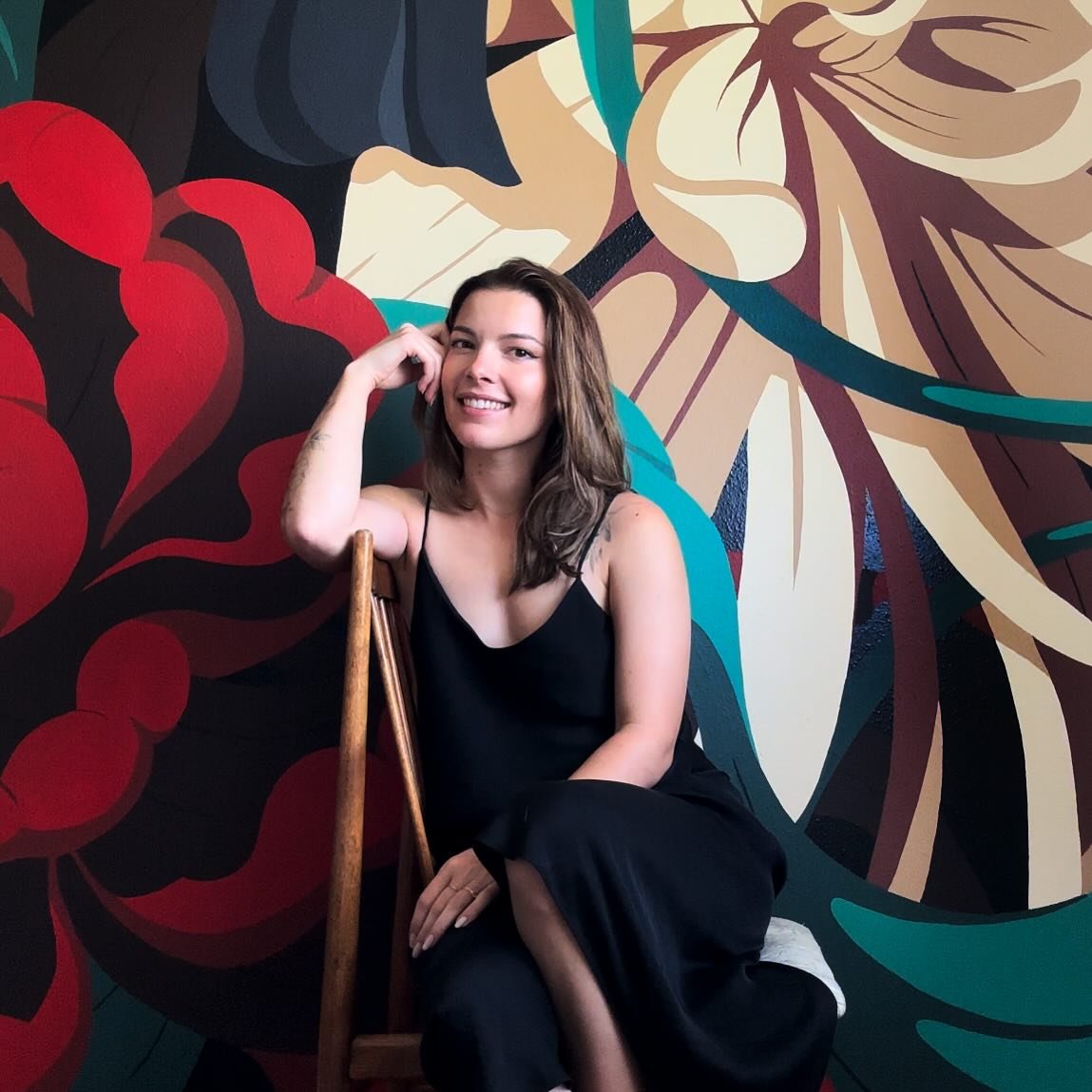 Sharing my experience with online business coaching:

In 2019, I left my full-time corporate graphic design job to pursue my dream of being an illustrator and mural artist. At a particularly low point in that transition, I struggled for months on end