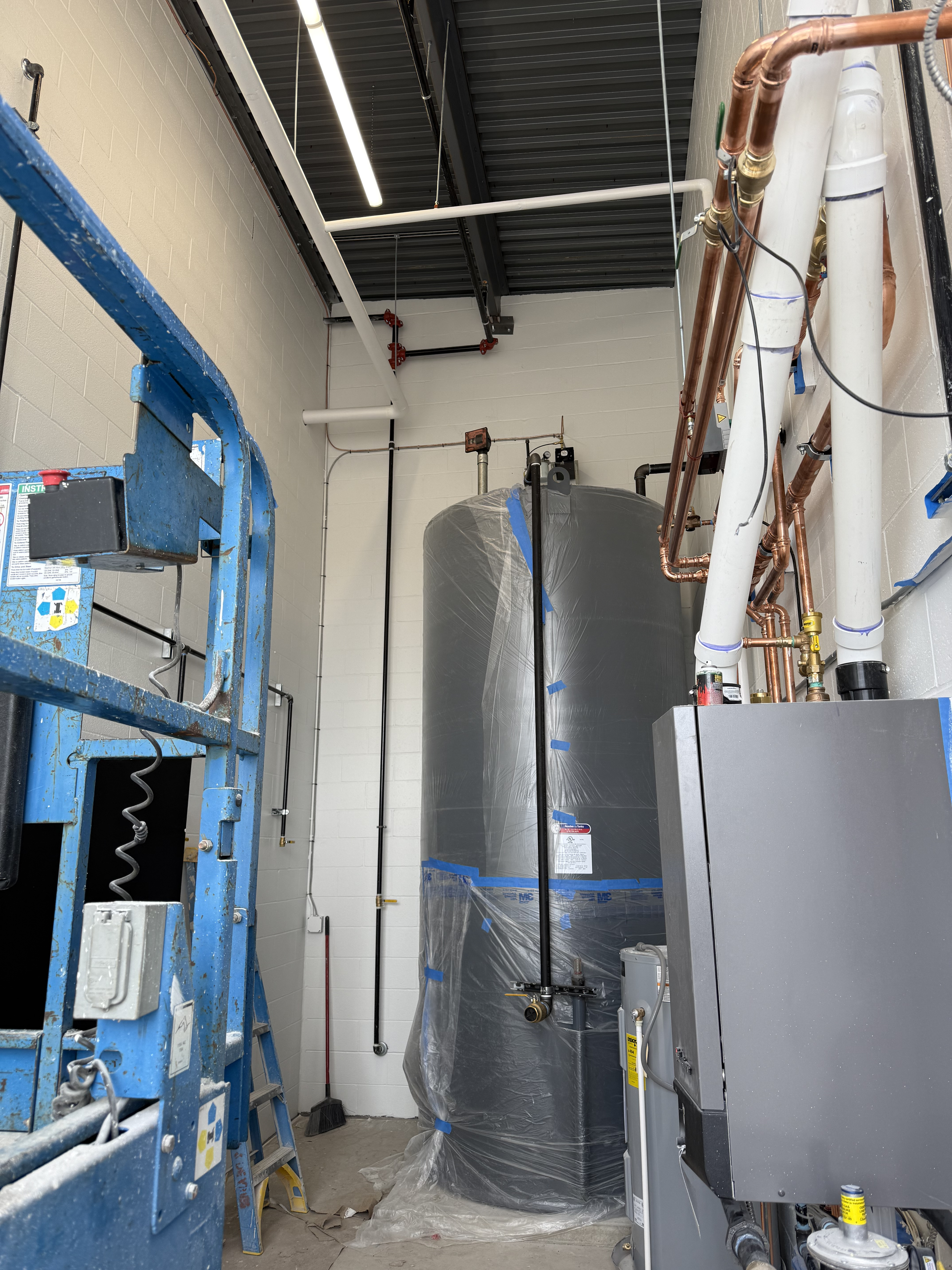 Supply Tank and Feed System
