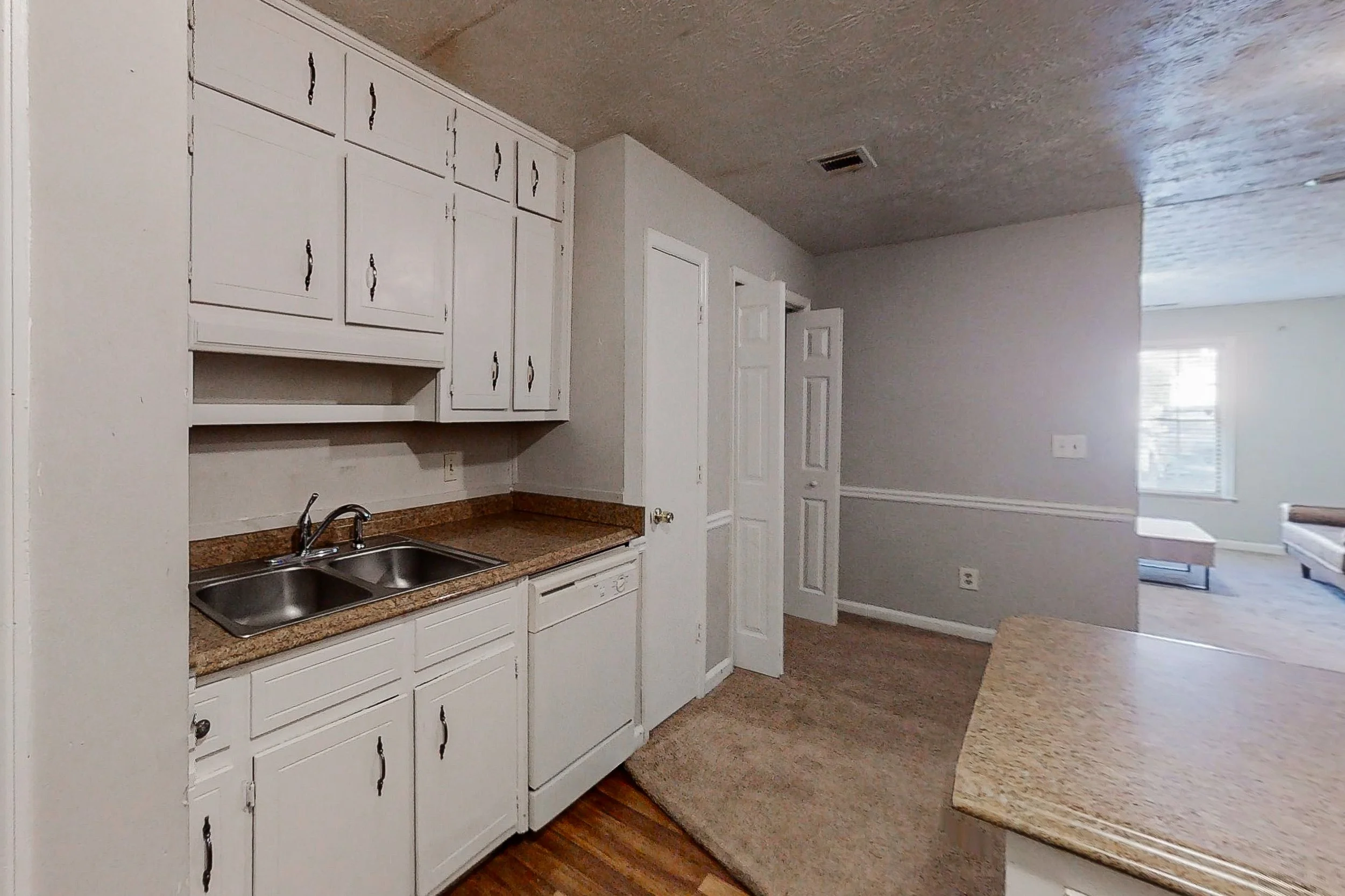 5383-Ridgemere-Ct-Kitchen-4.jpg