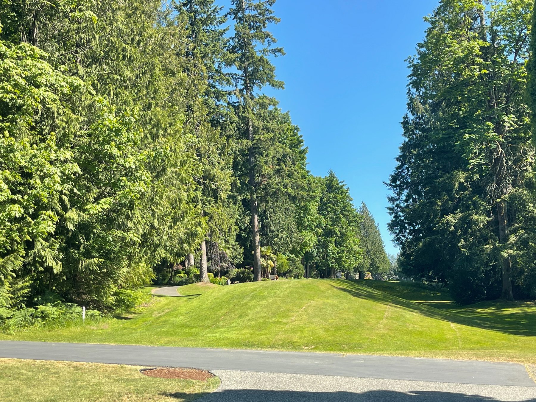Fairway-view-on-Bear-Creek-Country-Club-golf-course-in-Woodinville-wa.