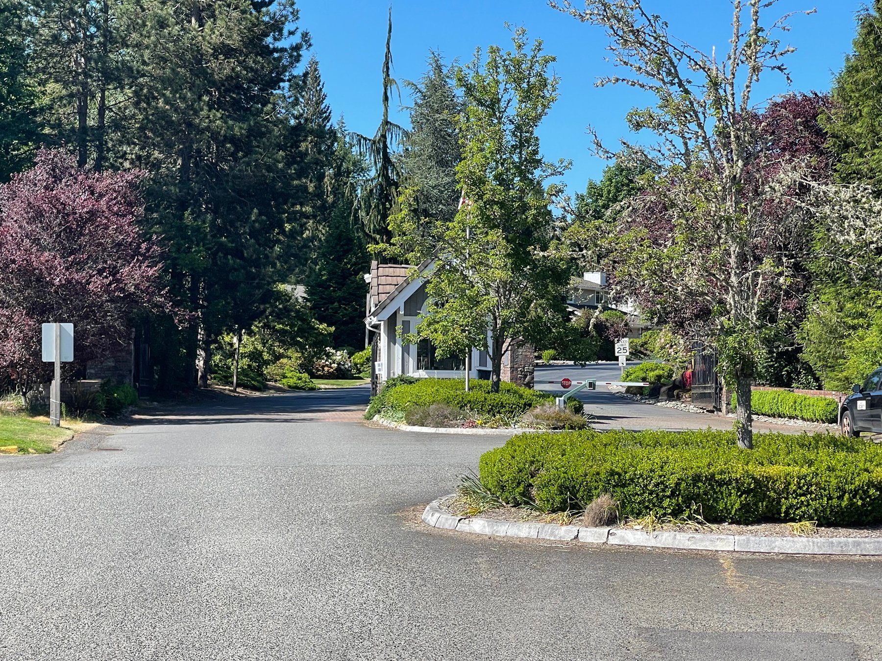 Gated-community-Bear-Creek-Country-Club-in-Woodinville-wa