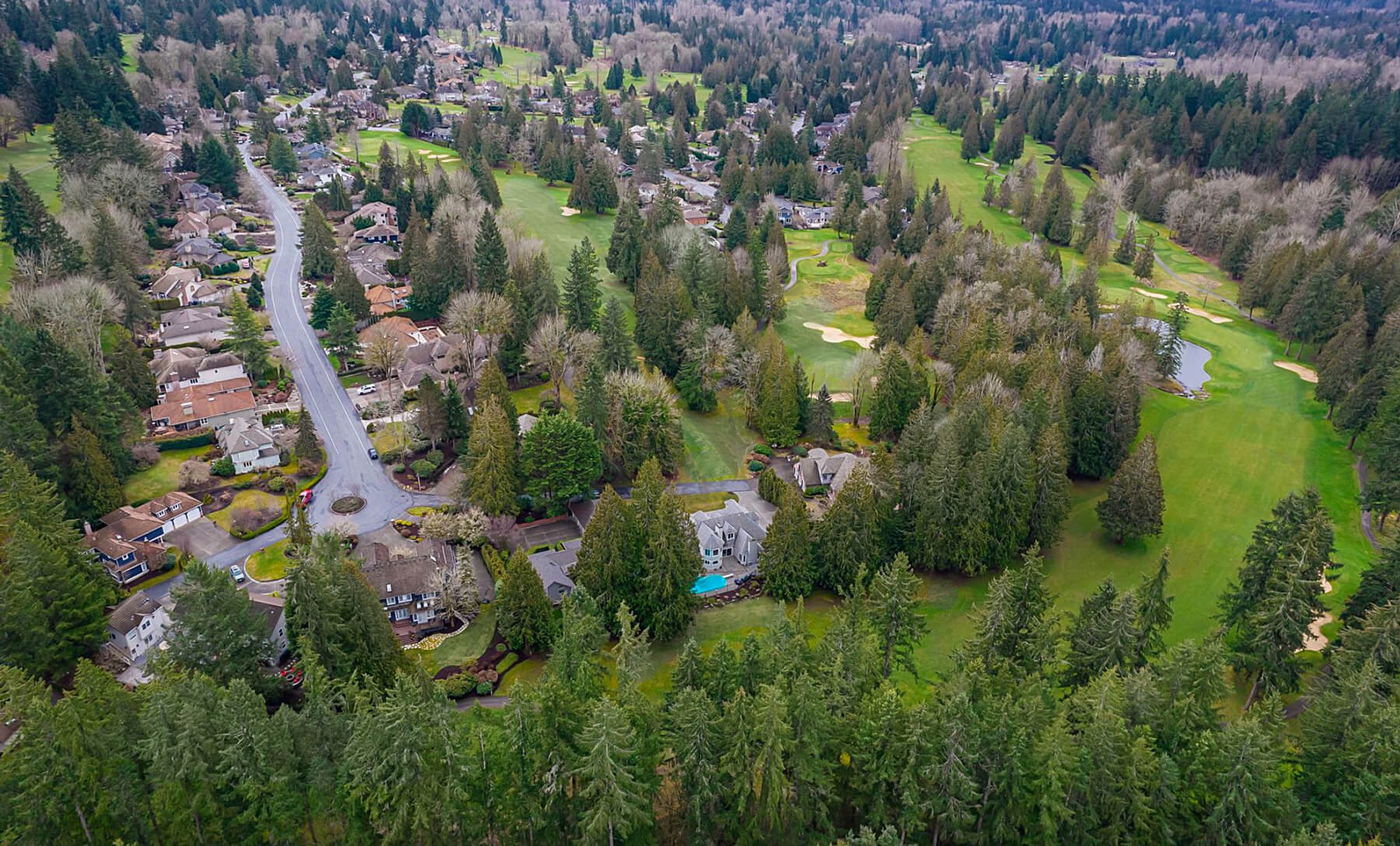 BEAR-CREEK-COUNTRY-CLUB-DRONE GOLF COURSE AND HOMES