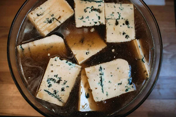 Whitestone Cheese Drunken Windsor Blue