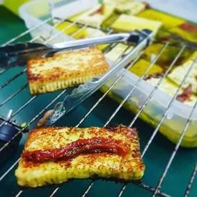 Marinated pan-fried Garlic Halloumi.jpg