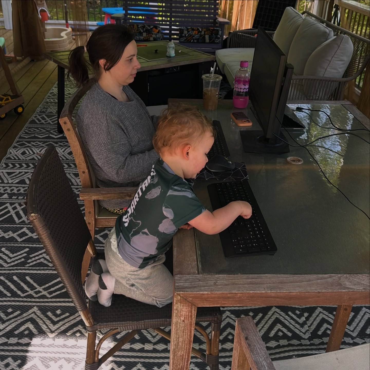 The only way one should be working on a Sunday, especially Mother's Day. ❤️