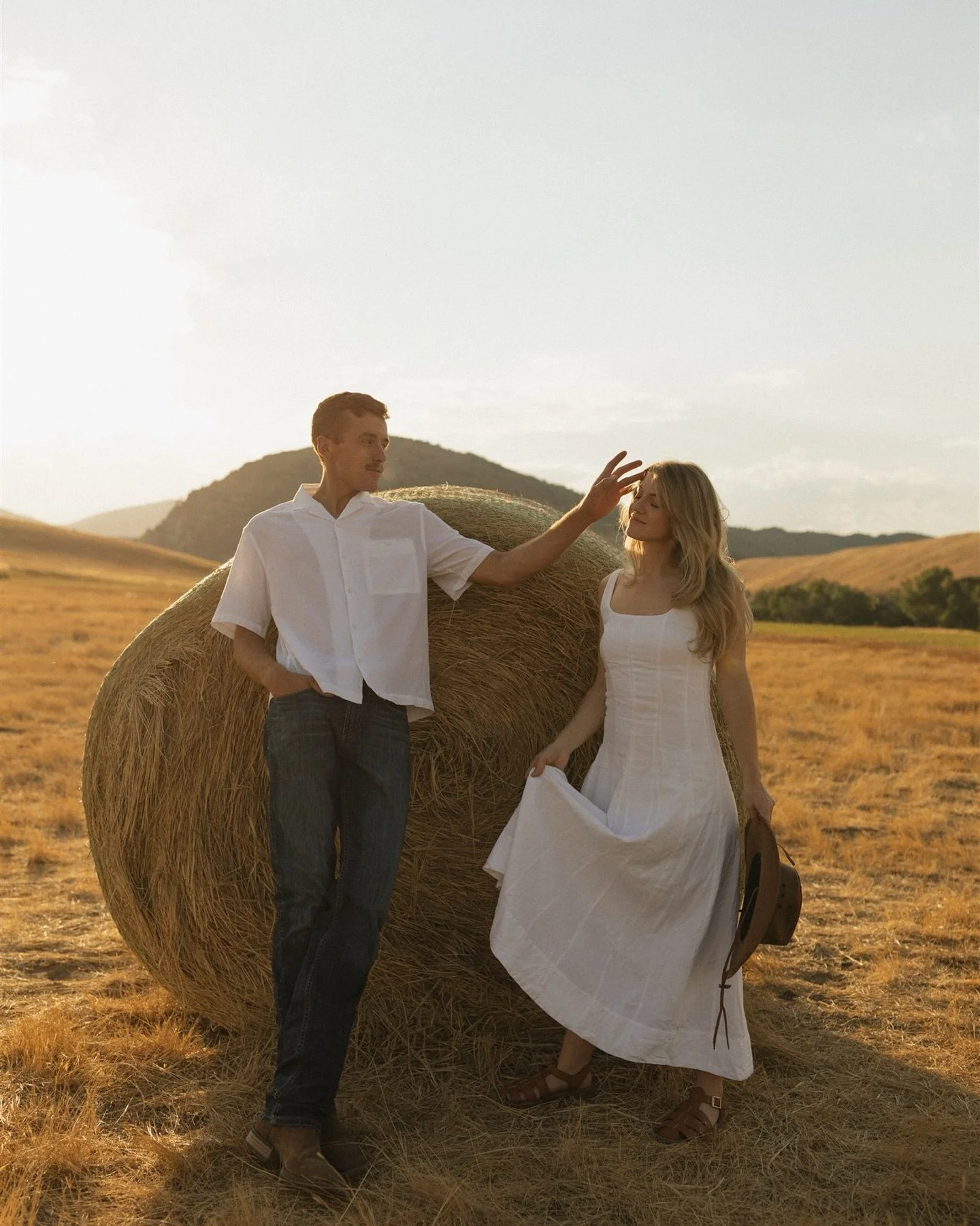 GOLDEN SUMMERS PLEASE DON&rsquo;T END!!!☀️💛✨🌾

Also do I even have to say how much I loved this session with Makayla &amp; Jonathan?? I think the photos speak for themselves🤍

-

#engagementsession #summerengagement #denvercolorado #northcarolinap