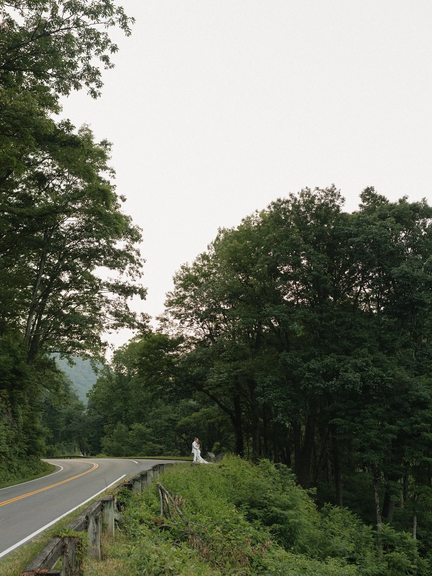 Sunrise bridals the morning after your wedding??? Couldn&rsquo;t be me but @alexraymondfilms &amp; @emsadowski09 were absolute champs showing up at 6am and somehow managing to look like this. Missing these two and a summer in Tennessee (but definitel