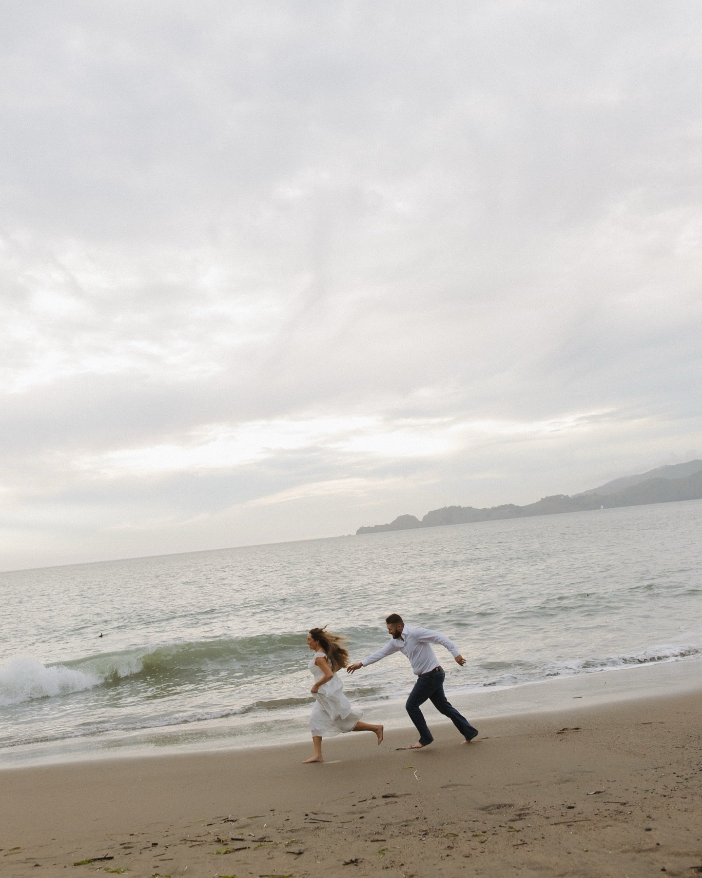 Part 2 of Carley &amp; Hayden&rsquo;s San Francisco engagement had to be spent at the coast of course🤍 I&rsquo;m never going to turn down an opportunity to frolic at the beach

-
-
-
-

key words: 
California wedding photographer, California engagem