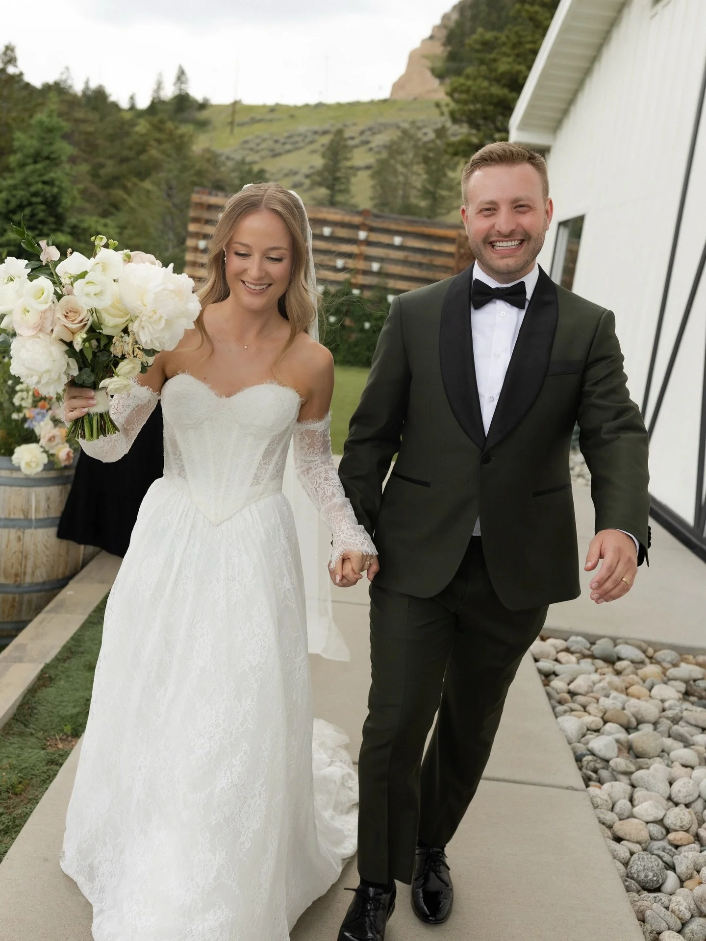 I can&rsquo;t get enough of the Hillegasses!!!!🥂 

So excited to share a few moments &amp; details from this beautiful June wedding that kicked off my busy summer season. Elise &amp; Michael are truly some of the kindest and easiest people to celebr
