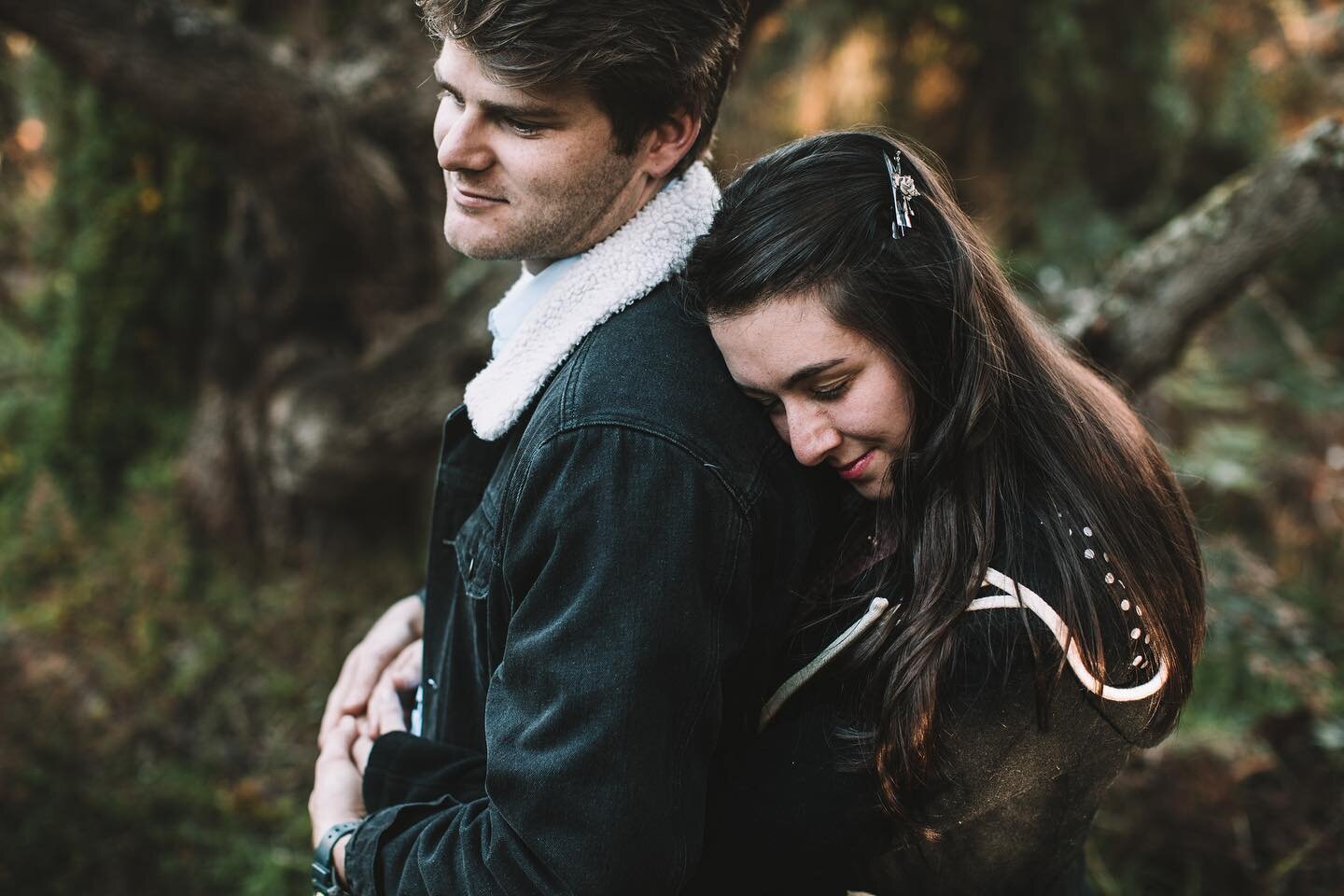 This is one of my fav image of Claire n Andrews portrait session, I feel it sums up the entire shoot with just one image telling what&rsquo;s it&rsquo;s all about, and yes it&rsquo;s all about love
.
.
.
.⠀
.⠀
.⠀
.⠀
#loveislove#chasinglight#makemomen