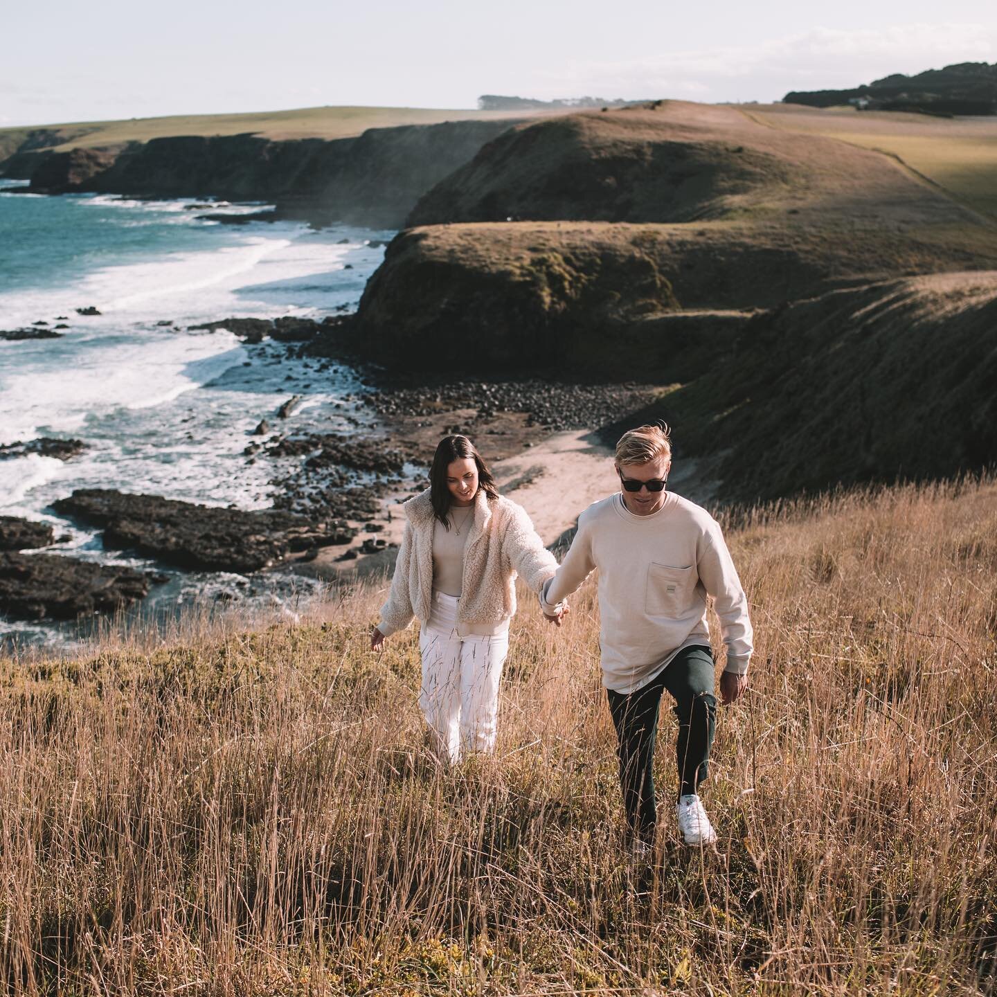 Madison n Hayden taking the gorgeous hike on the Cairns Bay Cliff in Mornington. A beautiful sunny day filled with love and light

.
.
.
.⠀
.⠀
.⠀
.⠀
#loveislove#chasinglight#makemoments#lookslikefilm#theknot#loverly#kinfolk#icatching#ig_myshot#ivoryt
