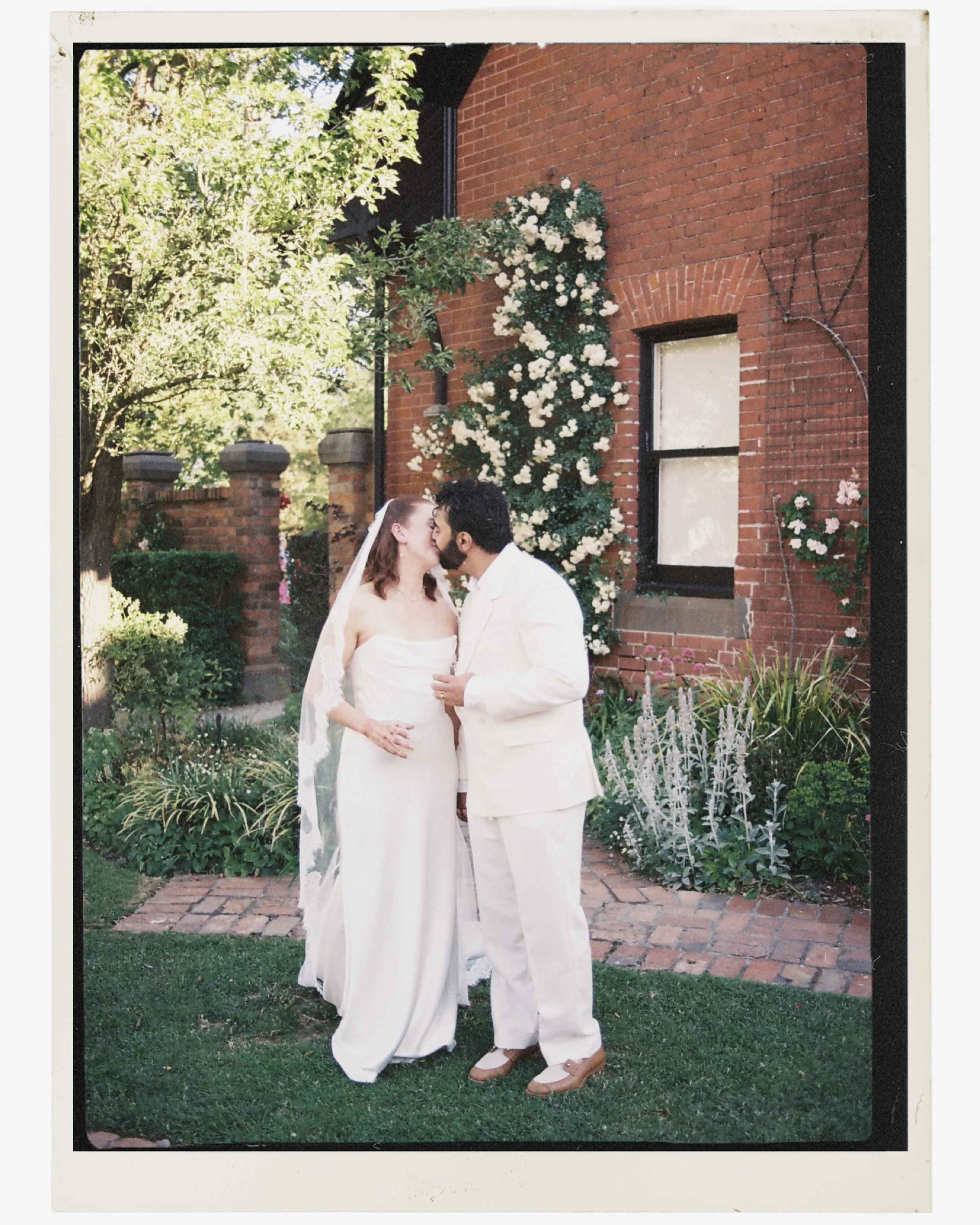 AMBER AND RYANS WEDDING PHOTOGRAPHED ON 35MM FILM