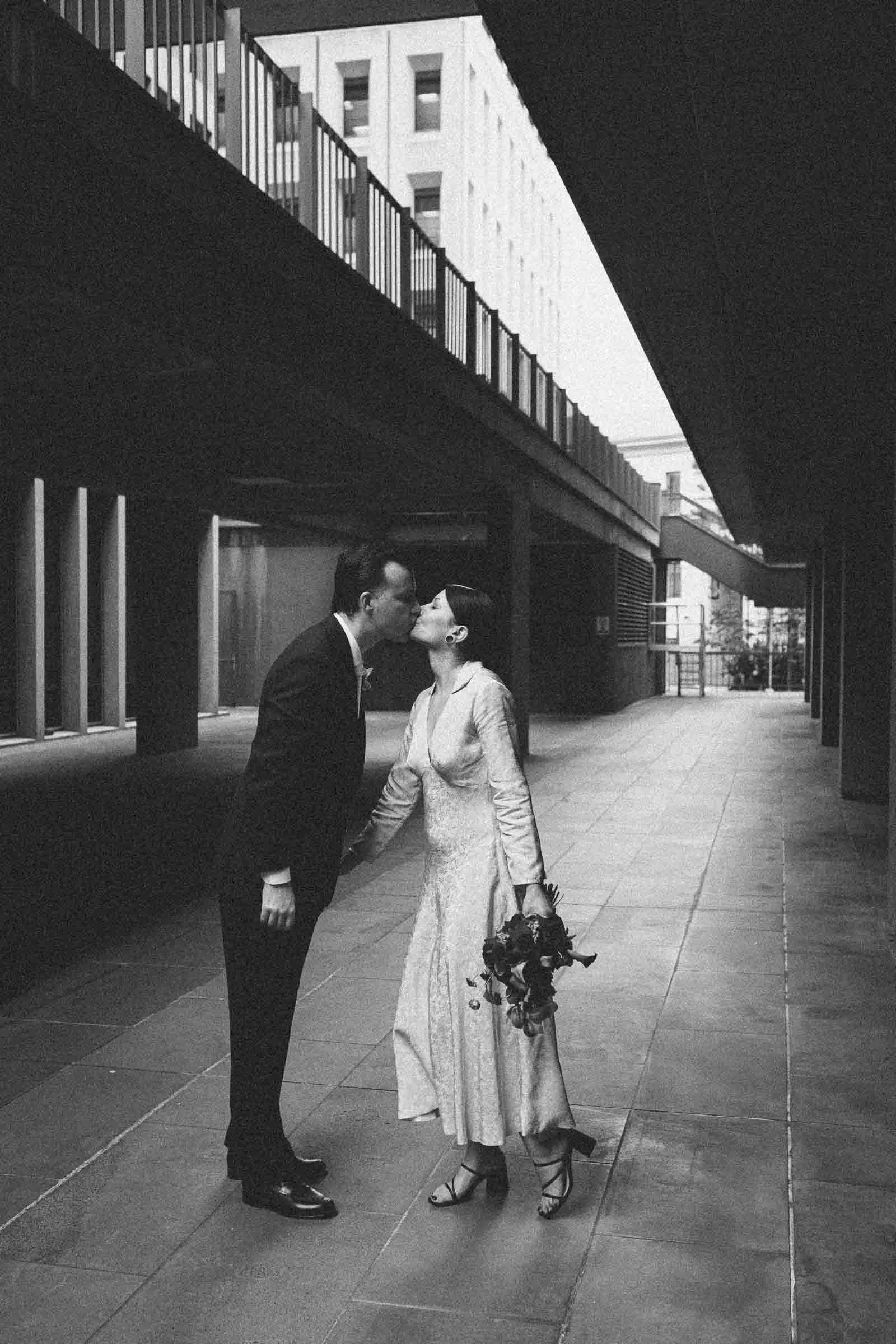 MELBOURNE_ELOPEMENT_PHOTOGRAPHY-70.jpg