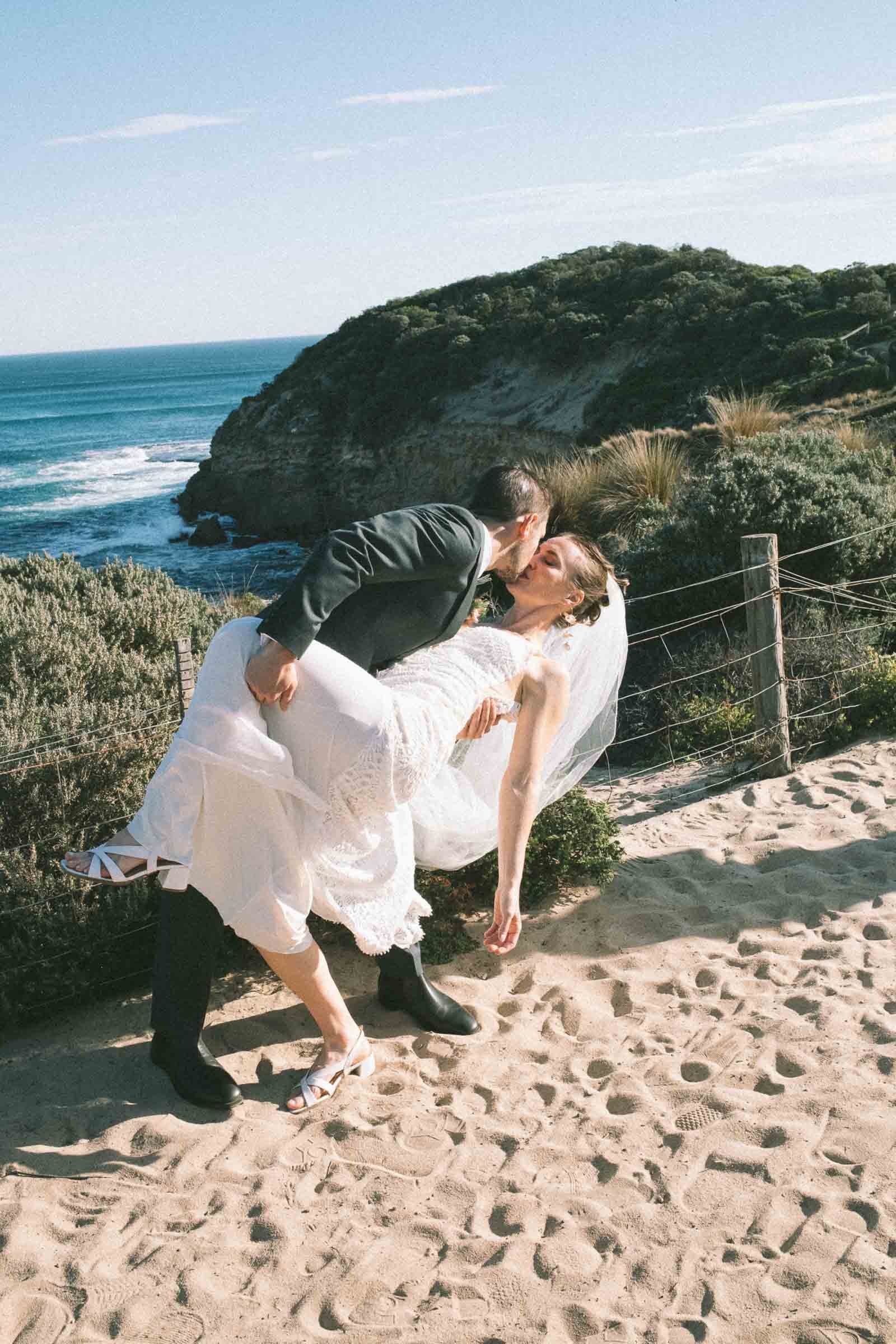 MORNINGTON_PENINSULA_WEDDING-59.jpg