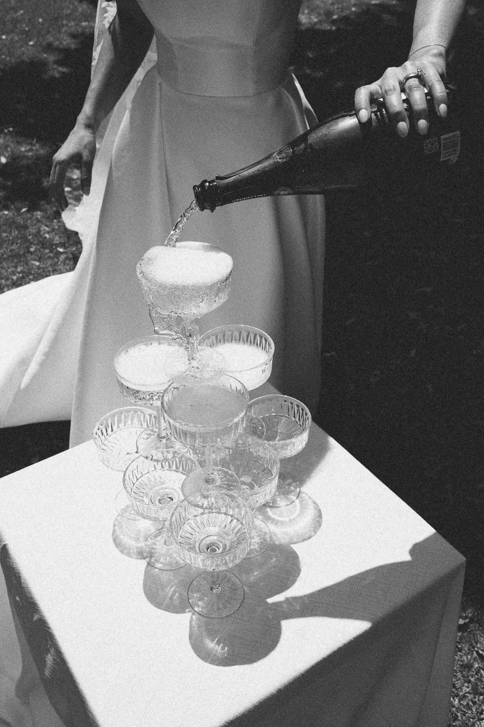 10 MUST HAVE PHOTOS FOR YOUR WEDDING ALBUM