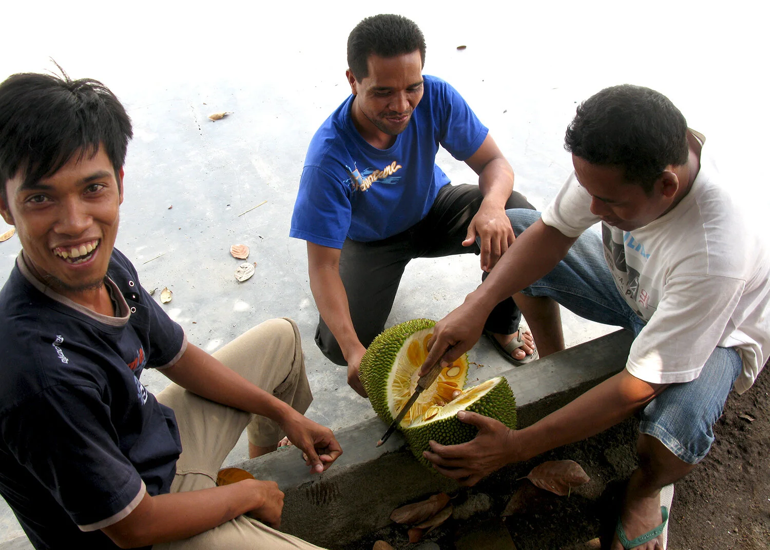 preparing-jackfruit-lombok.jpg