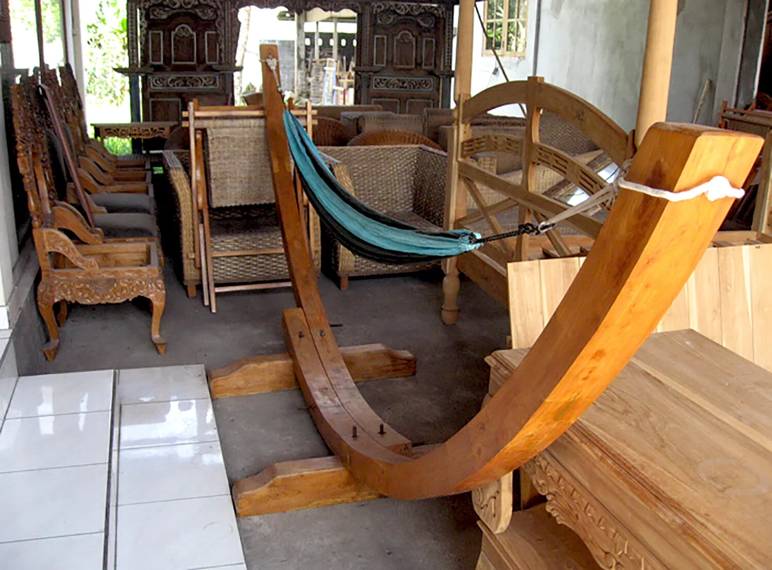 hamock-stand-crafts-bali.jpg