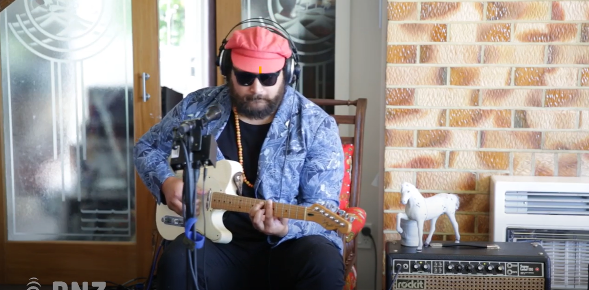 Aztechknowledgey - Live with Troy Kingi and the Galactic Chiropractors