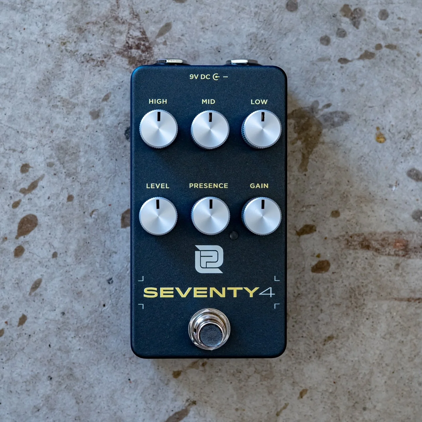 The newest Seventy4 introduces top mount jacks, soft touch last state memory true bypass switching and a new circuit! We&rsquo;ve taken the Seventy4 Deluxe Red channel Voice toggle down circuit and adapted it to the Seventy4. A little more punch, a l