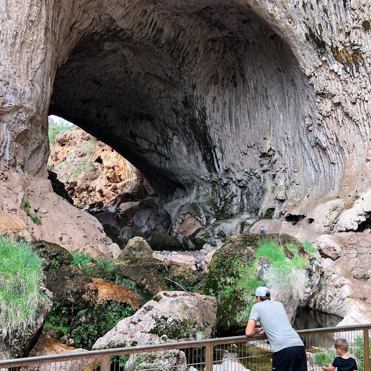 Tonto Natural Bridge 📍 Payson

Add this to your summer fun list! 💯

Tonto Natural Bridge is the world&rsquo;s largest Travertine Bridge. Most natural bridges throughout the world are made of sandstone or limestone. That&rsquo;s what makes this plac