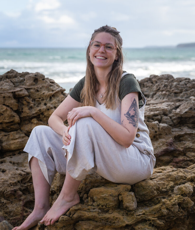 Lucy Burke - Loose Ink Design.png