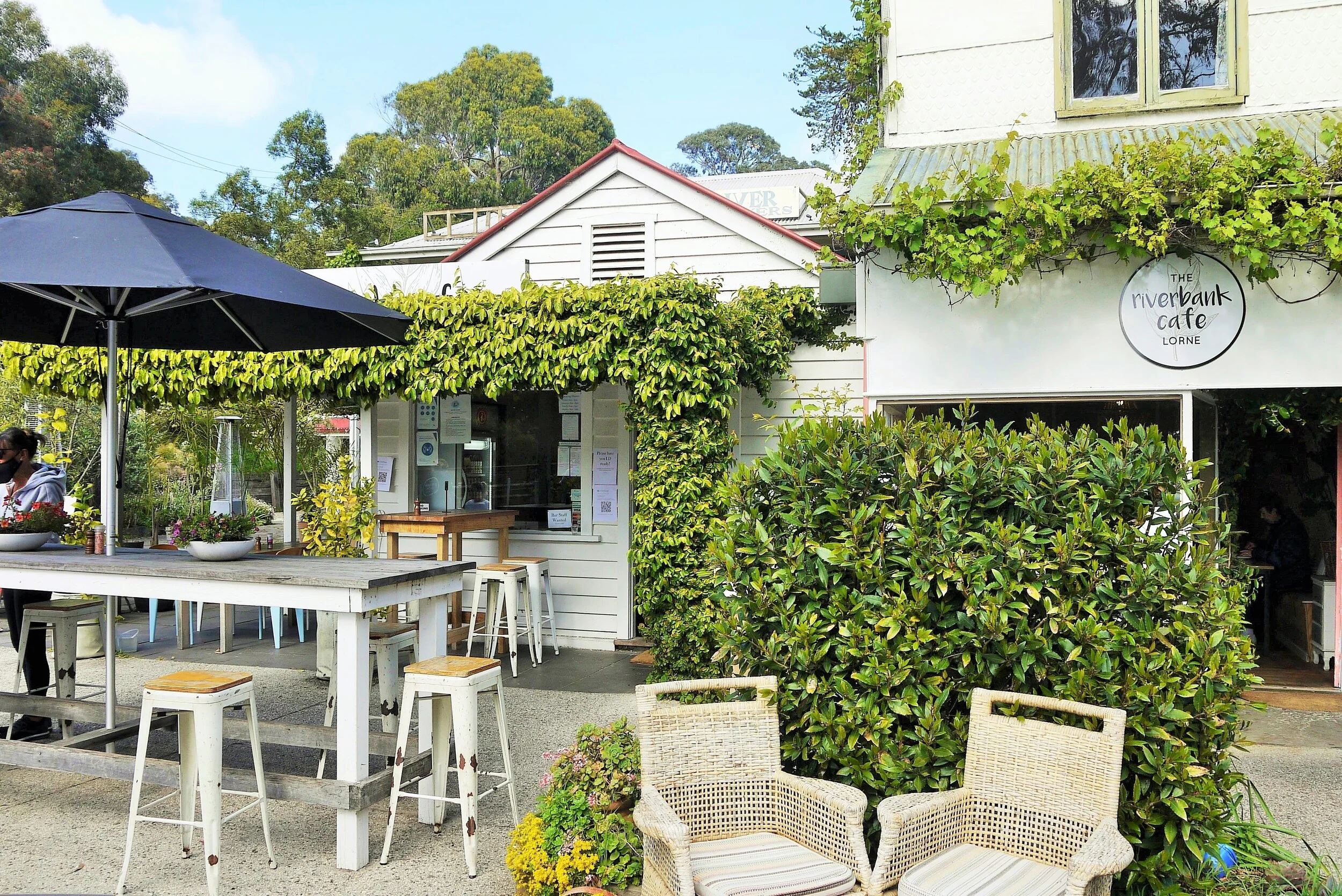 Riverbank Cafe (2).JPG