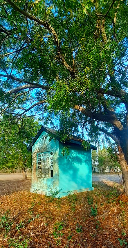 Turquoise building at Lugala Golf course Dar es Salaam Tanzania.jpeg